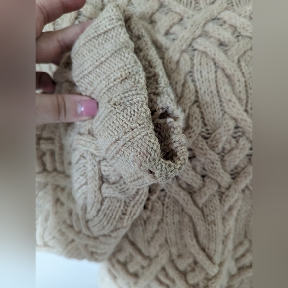 [J. Crew] Wool Cable Knit Oversize Sweater - M - Picture 2 of 6